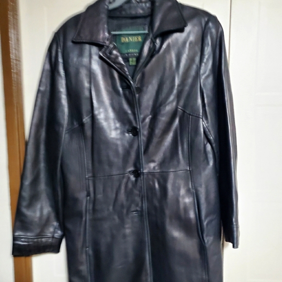 Danier leather jacket - Picture 1 of 2